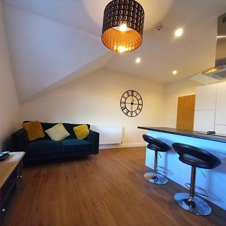 נוטינגהאם Roomy Penthouse 2 Double Bed Apartment - Spacious - Central Beeston - Free Secure Parking - מראה חיצוני תמונה